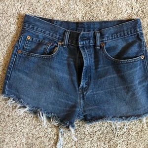 Levi cut off shorts